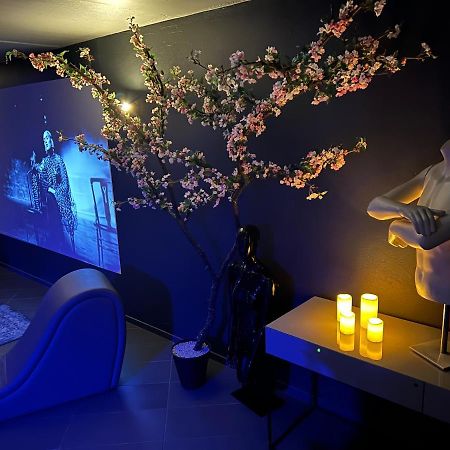 Appartement Jacuzzi Cinema Loft à Kaunas Extérieur photo